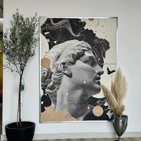 Royal Kate Included 30th Floor